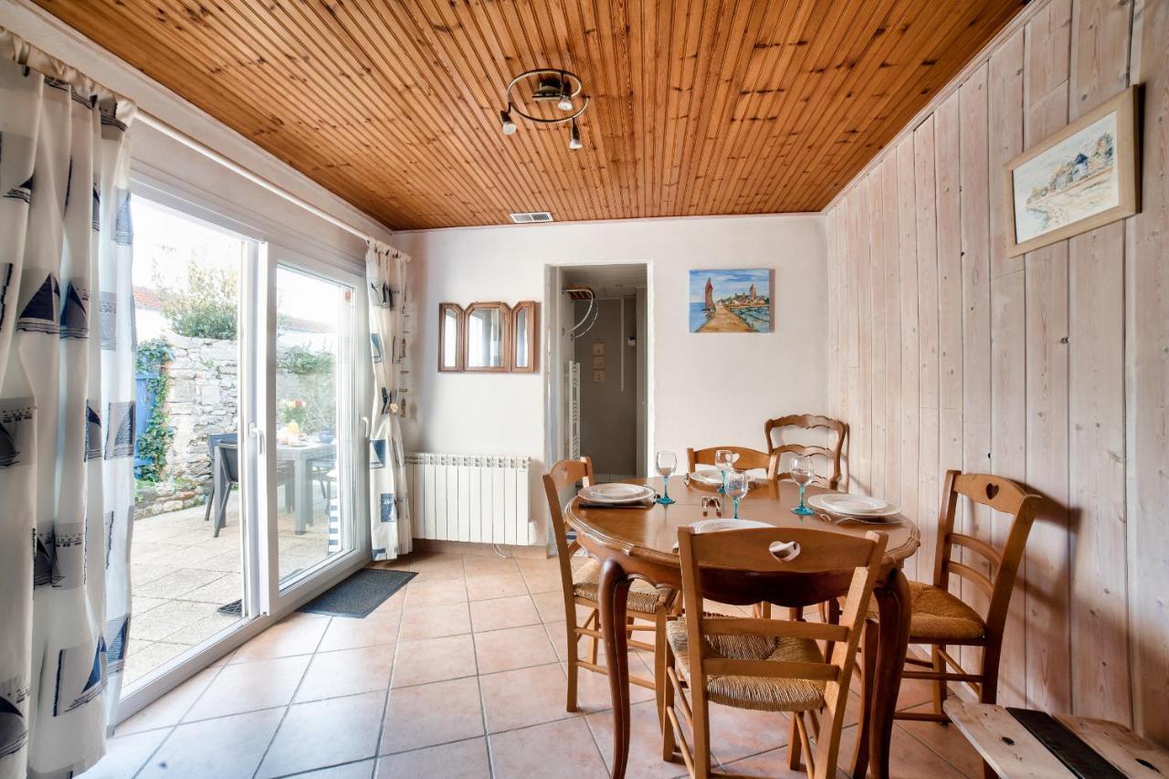 Jolie Maison Avec Cour Pour 5 Personnes Noirmoutier-en-l'Ile Bagian luar foto